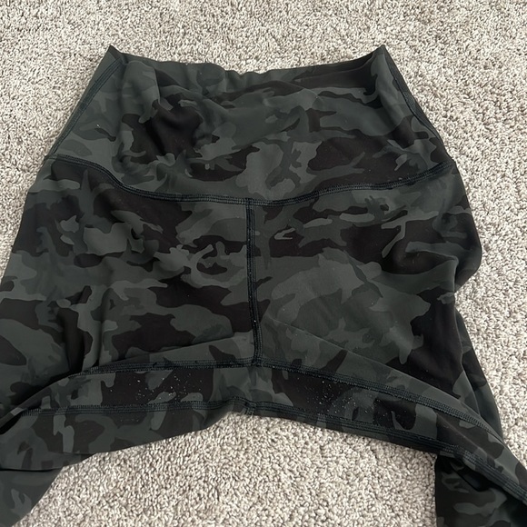 Wunder Under lululemon high waisted leggings 28” - Picture 4 of 4